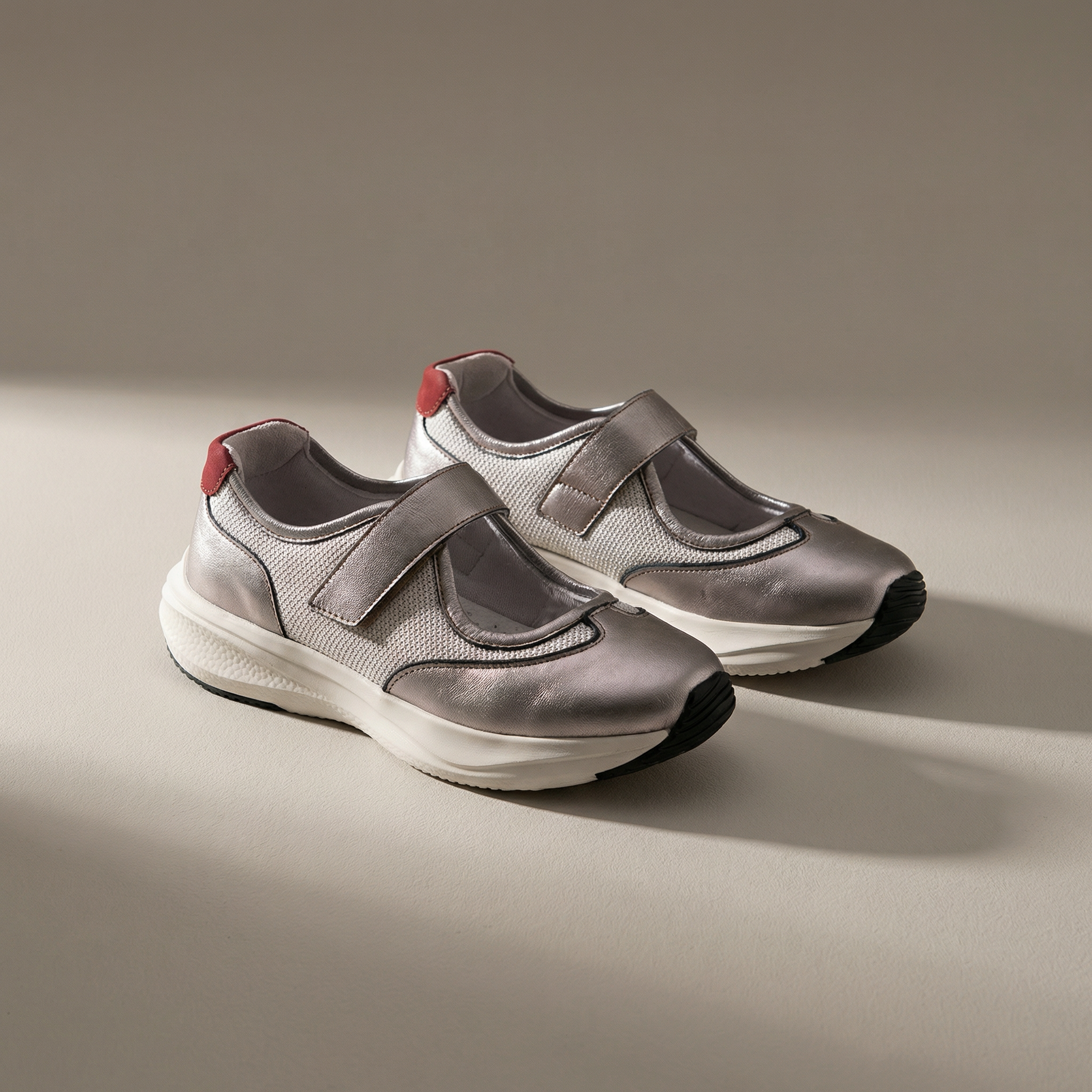 Tênis Conforto Prata - 5604 - Tênis- MZQ