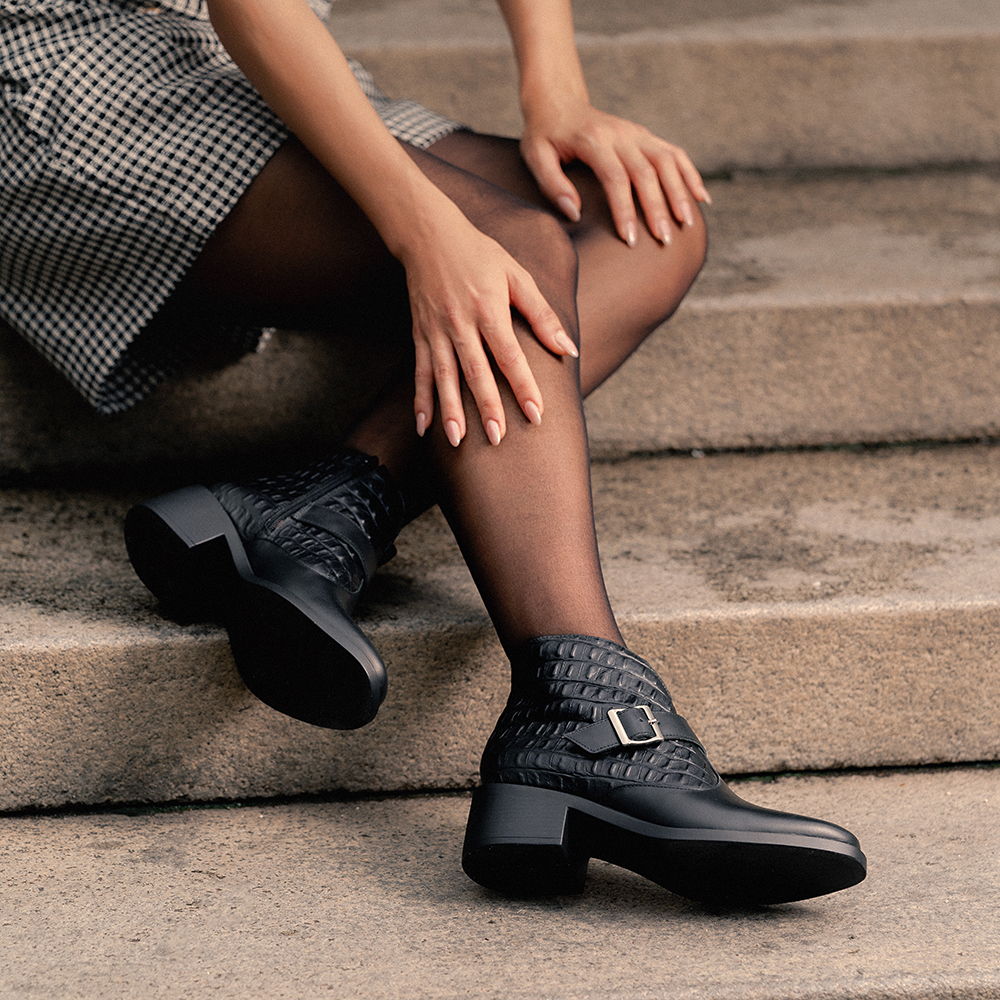 Bota Chelsea com Fivela Croco Preto - 9502 - Botas, Cano curto- MZQ